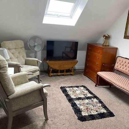 Helens Haven First Floor Apartment Via Stairs Preston  Luaran gambar